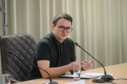 Кирилл Артемьев