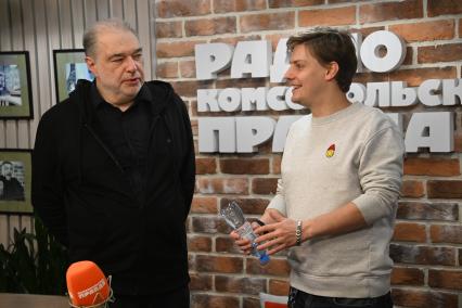 Павел Табаков и Анатолий Максимов на радиостанции Комсомольская правда\"