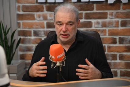Анатолий Максимов на радиостанции Комсомольская правда\"