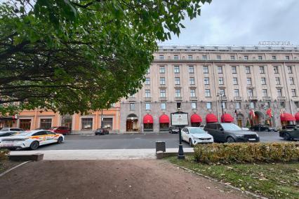 Новые тарифы на платную парковку начали действовать в Петербурге