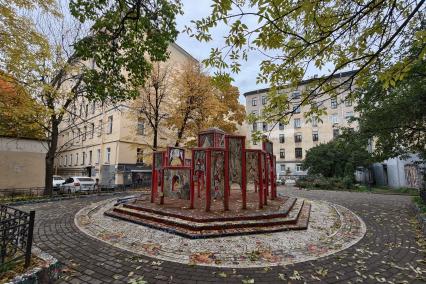 Необычные дворы Петербурга