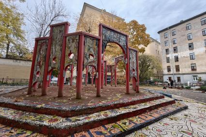 Необычные дворы Петербурга