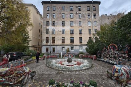 Необычные дворы Петербурга