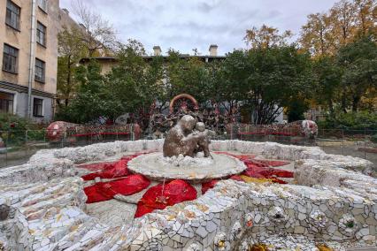 Необычные дворы Петербурга
