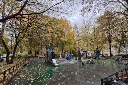 Необычные дворы Петербурга