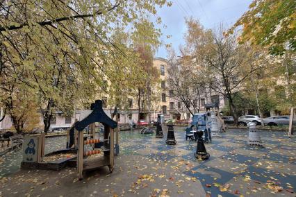 Необычные дворы Петербурга