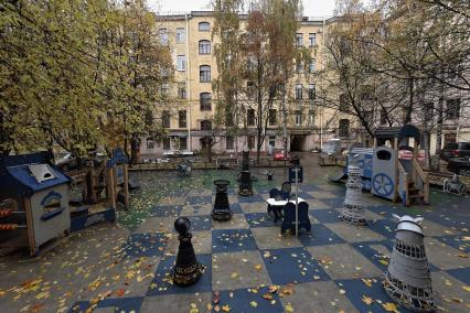 Необычные дворы Петербурга