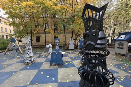 Необычные дворы Петербурга