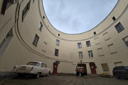 Необычные дворы Петербурга