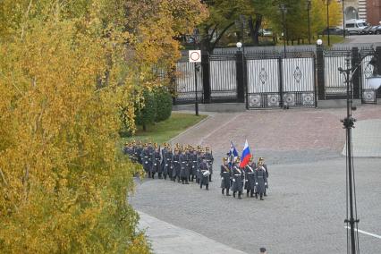 Заключительная в этом сезоне церемония развода пеших и конных караулов Президентского полка