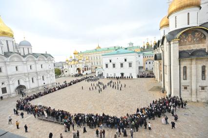 Заключительная в этом сезоне церемония развода пеших и конных караулов Президентского полка