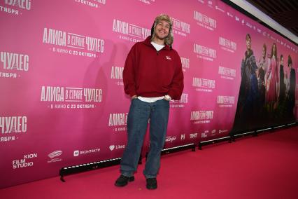 Премьера фильма Алиса в Стране чудес\"