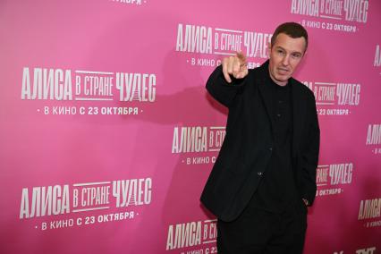 Премьера фильма Алиса в Стране чудес\"