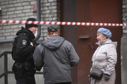 Провал грунта на улице Харченко в Санкт-Петербурге