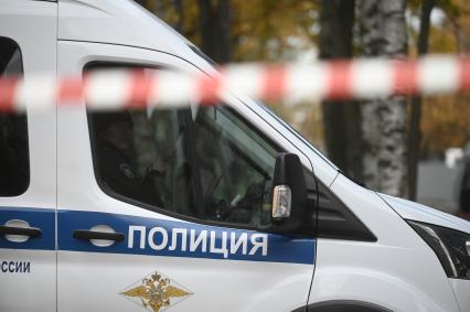 Провал грунта на улице Харченко в Санкт-Петербурге