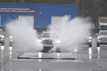 Соревнования по скоростному маневрированию водителей ФСО России в Подмосковье