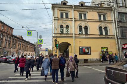 Рынок Апраксин двор в Санкт-Петербурге