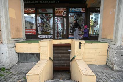 Рынок Апраксин двор в Санкт-Петербурге