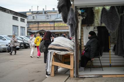 Рынок Апраксин двор в Санкт-Петербурге