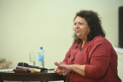 Презентация книги В каких кустах стоит рояль? Галины Сапожниковой