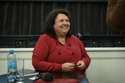 Презентация книги В каких кустах стоит рояль? Галины Сапожниковой