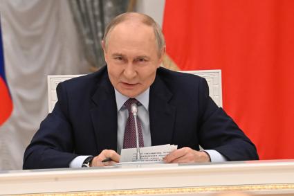 Заседание Совета при президенте РФ по реализации государственной демографической и семейной политики