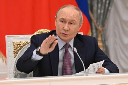 Заседание Совета при президенте РФ по реализации государственной демографической и семейной политики