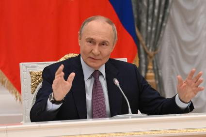 Заседание Совета при президенте РФ по реализации государственной демографической и семейной политики