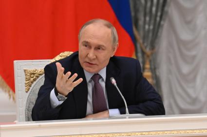 Заседание Совета при президенте РФ по реализации государственной демографической и семейной политики