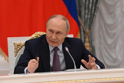 Заседание Совета при президенте РФ по реализации государственной демографической и семейной политики