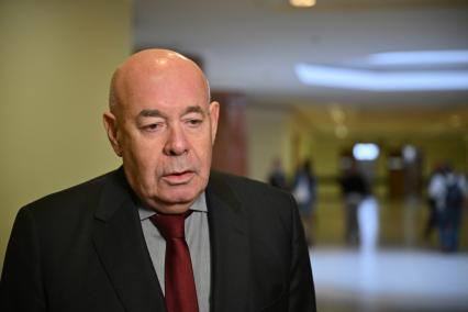 Режиссер Эмир Кустурица открыл Сербский клуб в МГУ