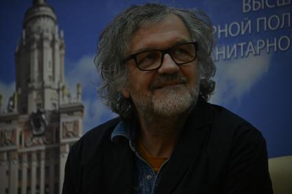 Режиссер Эмир Кустурица открыл Сербский клуб в МГУ