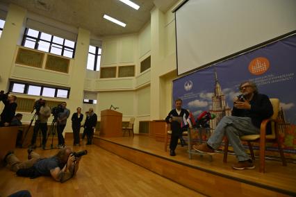 Режиссер Эмир Кустурица открыл Сербский клуб в МГУ