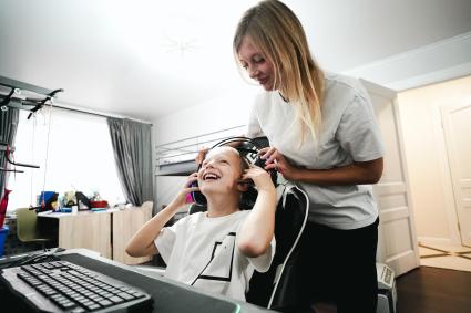 Дети с гаджетами