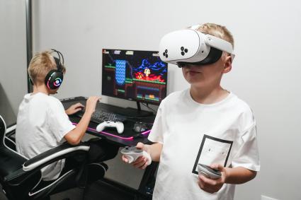 Дети с гаджетами