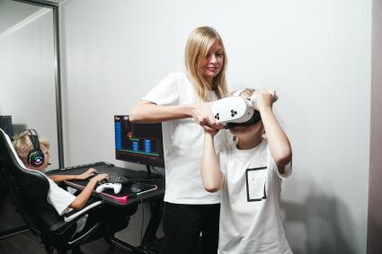 Дети с гаджетами