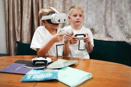 Дети с гаджетами