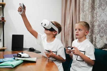 Дети с гаджетами