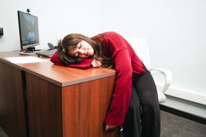 Девушка и компьютер