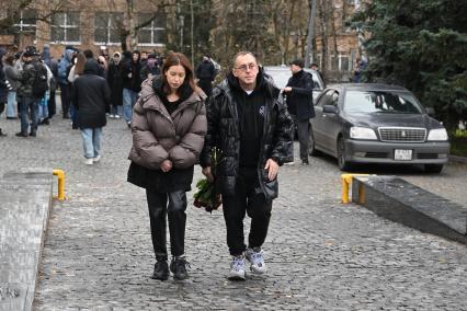 Прощание с актером Романом Поповым