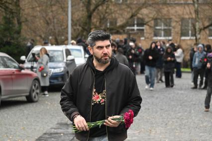 Прощание с актером Романом Поповым