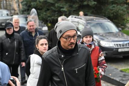 Прощание с актером Романом Поповым