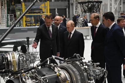 Владимир Путин посетил ПАО ОДК-Кузнецов\" в Самаре