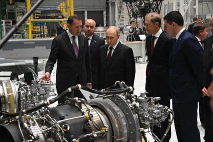 Владимир Путин посетил ПАО ОДК-Кузнецов\" в Самаре