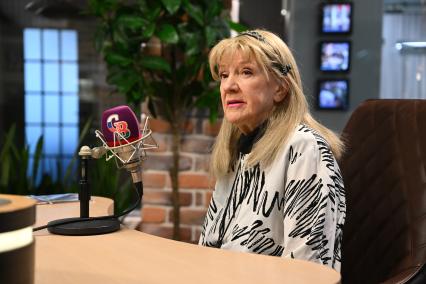 Певица Жанна Бичевская на радиостанции Комсомольская правда\"