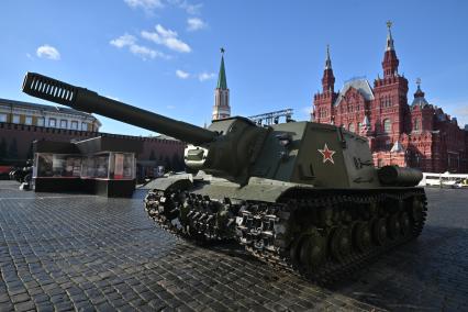 Выставка в честь 84-й годовщины парада 1941 г. на Красной площади