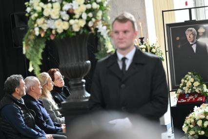 Прощание с телеведущим Юрием Николаевым