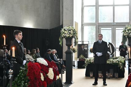 Прощание с телеведущим Юрием Николаевым