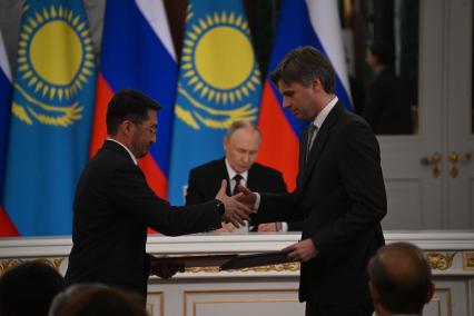 Встреча президента России Владимира Путина с президентом Казахстана Касым-Жомартом Токаевым