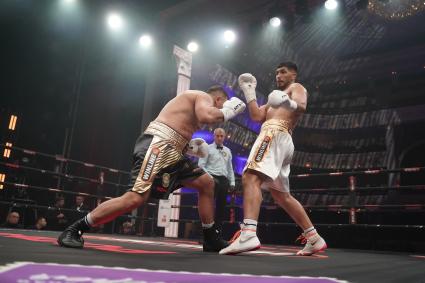 Боксерский турнир \"IBA.PRO 12\" в Самарском театре оперы и балета